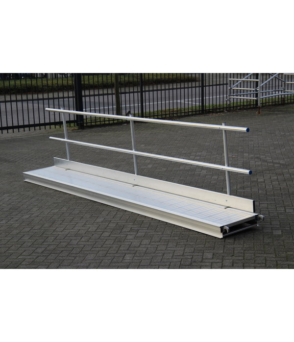 ASC Leuning 3 mtr. + kantplank een zijde en houders