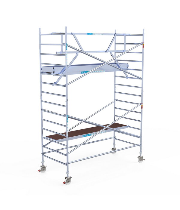 Euro Scaffold Rolsteiger Euroscaffold Professional 135x305 5,2m werkhoogte tegen de gevel