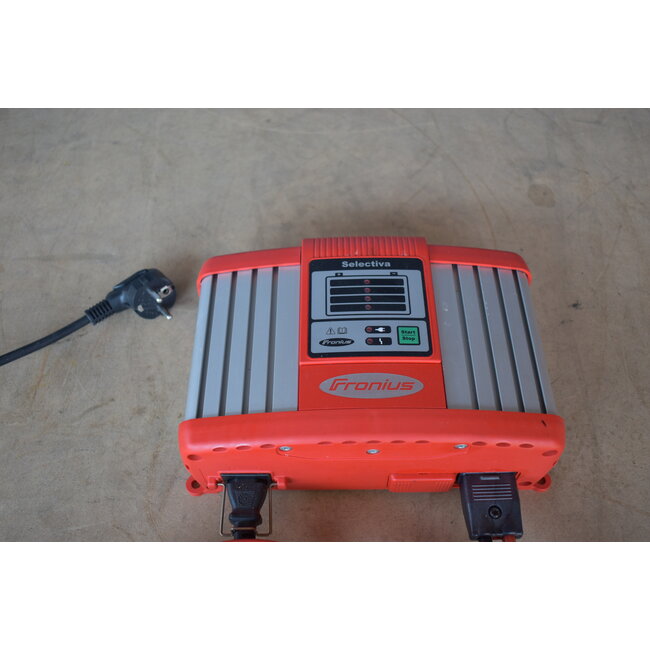 Fronius Active Inverter 3040E 24V 35A gebruikte batterijlader