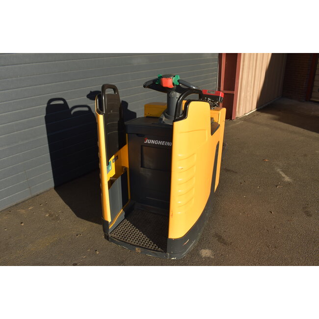 Jungheinrich ERE 225 gebruikte meerij pallettruck