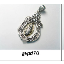 MARIA HORSESHOE PENDANT