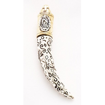 ENGRAVED SILVER HORN WITH MARIA DETAILS PENDANT BY GOOD VIBRATION