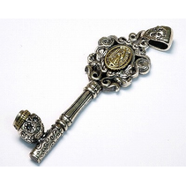 MARIA KEY PENDANT WITH SKULL BY GOOD VIBRATIONS