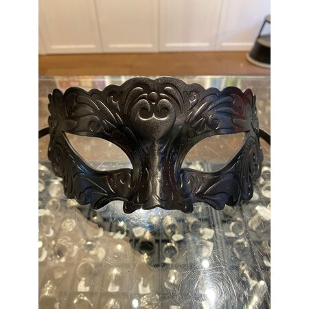 EMBOSSED LEATHER MASK ASSORTED BLACK