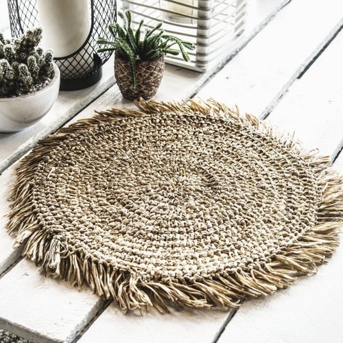 Bazar Bizar The Fringe Raffia Placemat Round - Natural Bazar Bizar The Fringe Raffia Placemat Round - Natural