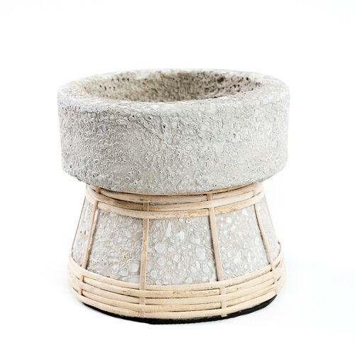 Bazar Bizar The serene candle holder - concrete grey natural - S