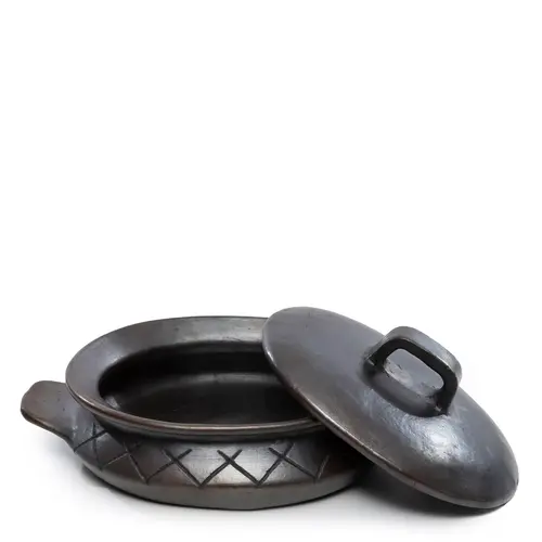 Bazar Bizar The Burned Oval Pot With Pattern and side handles - Black