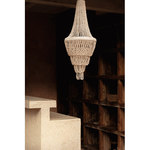Bazar Bizar Antwerp The Ocean Tower Shell Chandelier - Natural - L Bazar Bizar Antwerp The Ocean Tower Shell Chandelier - Natural - L