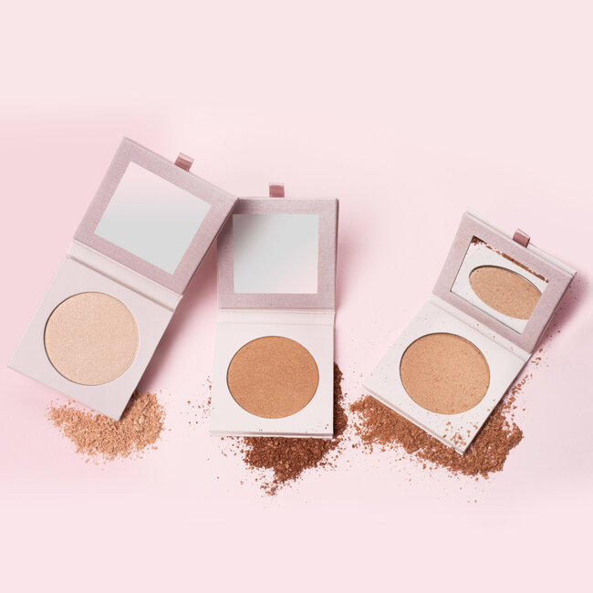 Maria Malki Cosmetics  “ Glow Up “ Be Glassy highlighter