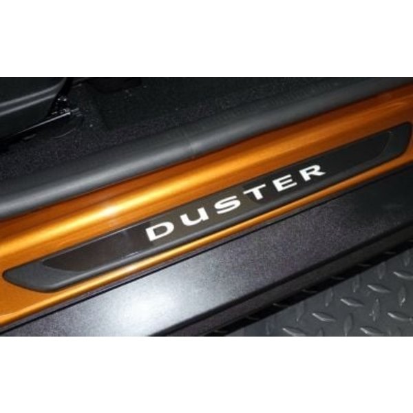 Dacia Duster Dacia Duster - Instaplijsten Zwart - Voorkant