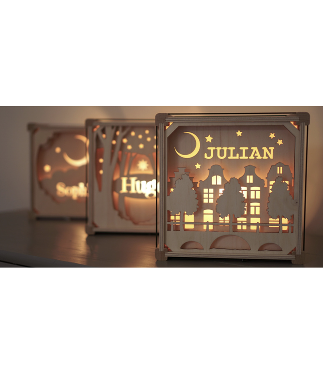 Houtlokael Nachtlampje met Eigen Naam |  Op Straat