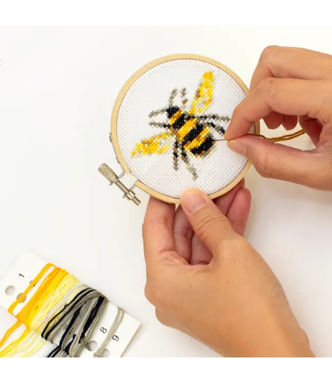 Kikkerland | Mini Cross Stitch | Borduurwerk | Bij | 11+