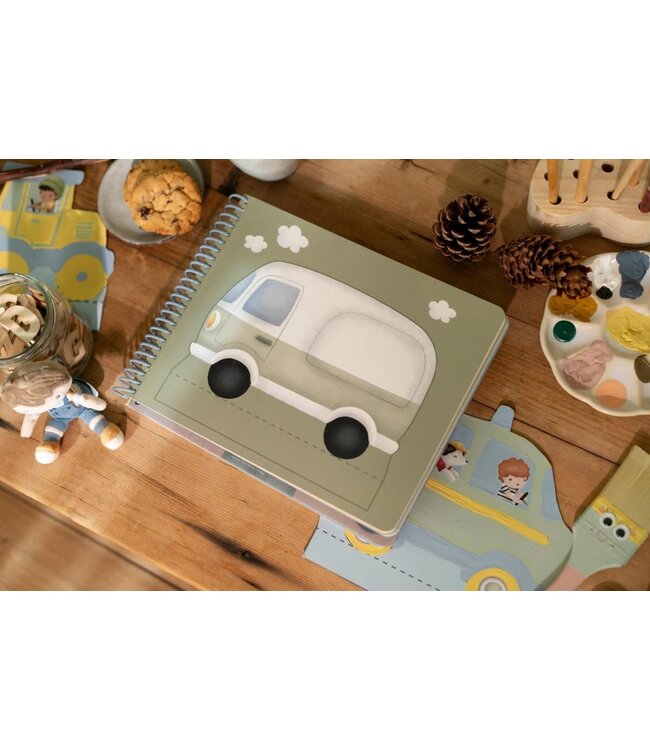 Little Dutch | Knutselboek Jim & Friends | Auto's Maken | inclusief kindveilige Schaar | 3+