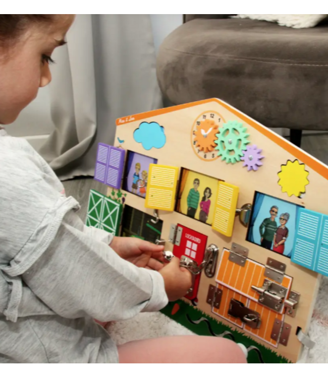 Max and Lea | LockBoard® | 12-in-1 activiteitenbord | 3 - 6 jaar