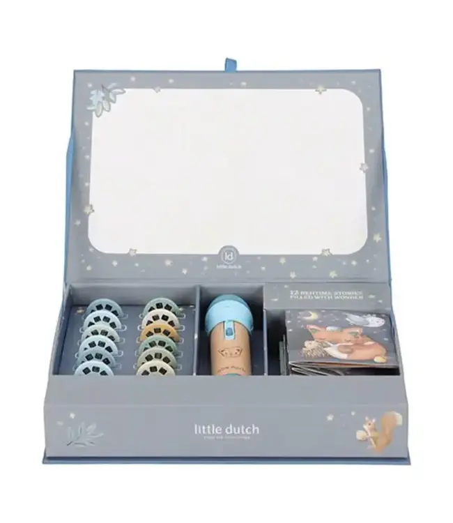 Little Dutch | Bedtime Stories | Zaklamp met Houten Handvat | Mini Projector | Blauw | 13 dlg | 4+