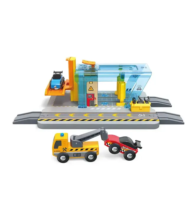Hape | Railway | Repair & Wash Station | 3+
