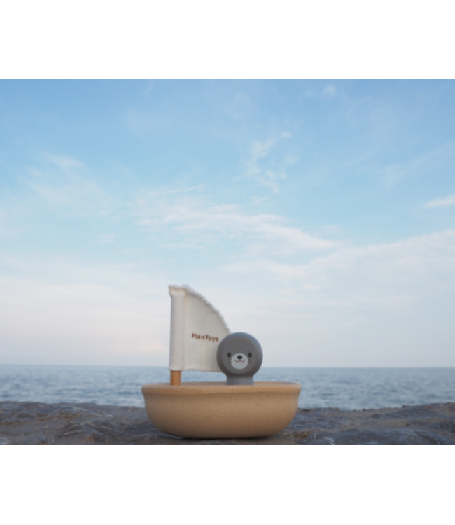 Plan Toys | Houten Zeilboot | Sailing Boat with Seal | 1+