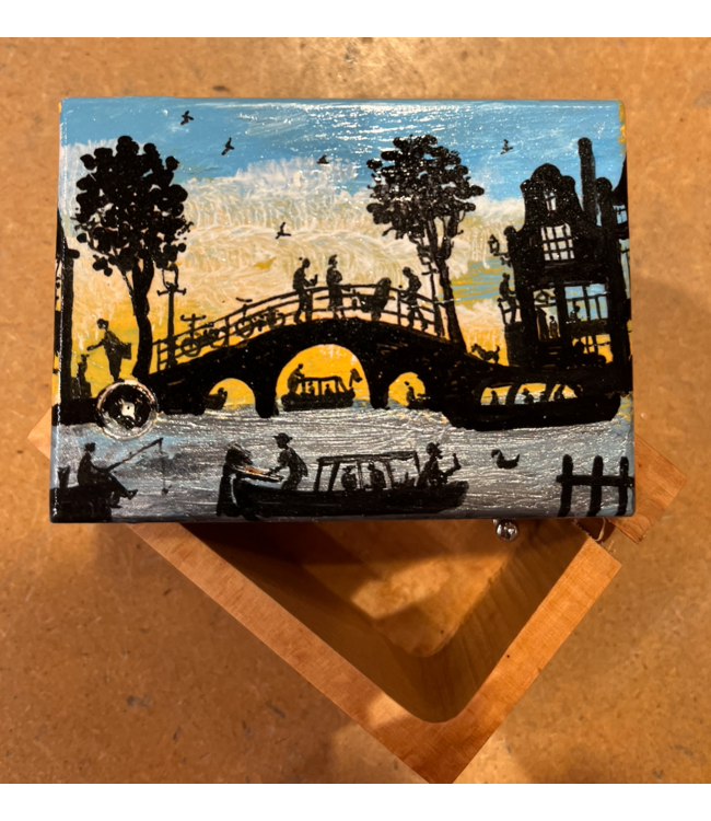 Houten Kistje | met de hand beschilderd | geschikt voor een Muziekmechaniek van € 7,50