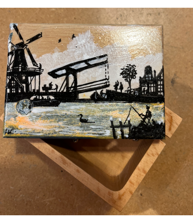 Houten Kistje | met de hand beschilderd | geschikt voor een Muziekmechaniek van € 7,50