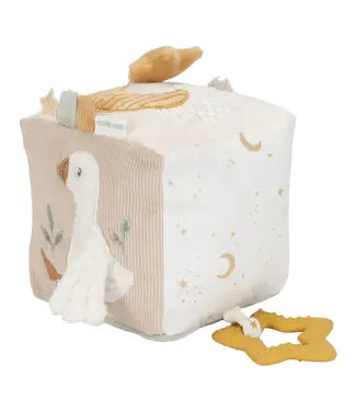 Little Dutch Little Dutch | Stoffen Kubus | Activiteitenkubus met rammelaar | Newborn Naturals | 14 cm | 0+
