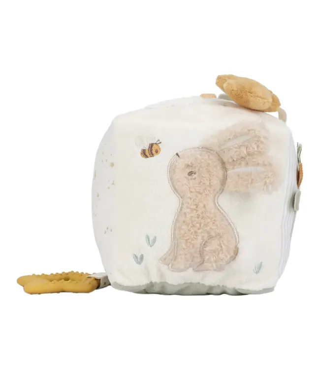 Little Dutch | Stoffen Kubus | Activiteitenkubus met rammelaar | Newborn Naturals | 14 cm | 0+