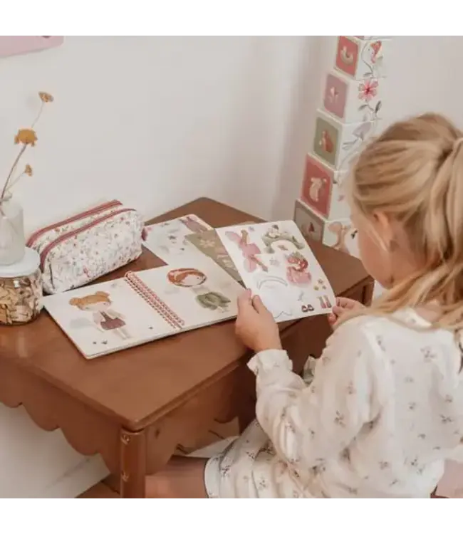 Little Dutch | Stickerboek | Fairy Garden Rosa & Friends | Aankleed- en stickerboek | 3+