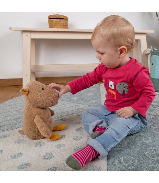 Sigikid | Cuddling capybara - Natural friends