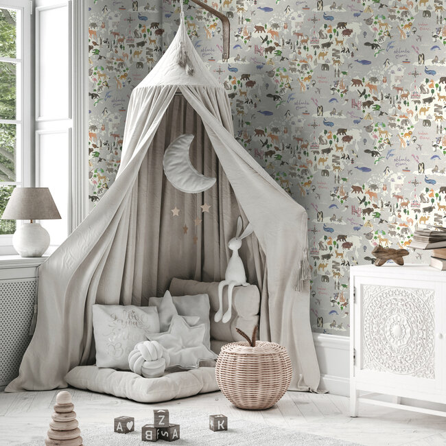 Dutch Wallcoverings Dutch Wallcoverings - Dream Catcher- Animal Maps Grey - Papierbehang - 10m x 53cm - 13252