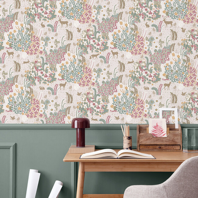 Dutch Wallcoverings Dutch Wallcoverings - Flora- bosdieren beige/groen - M867-03 - Vliesbehang - 53cm x 10m