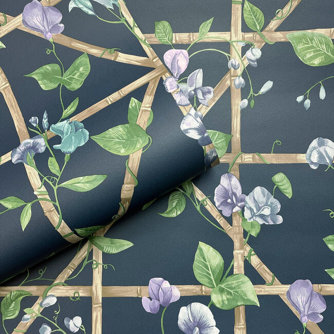 Dutch Wallcoverings Dutch Wallcoverings - Imaginarium 3 - Trailing Floral Trellis Navy - Papierbehang - 10m x 53cm - 14202