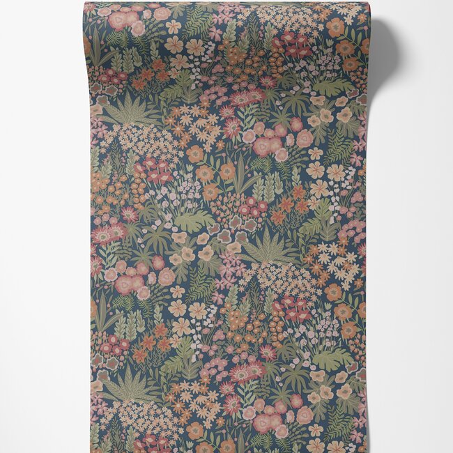 Dutch Wallcoverings Dutch Wallcoverings - FC Tales of the Manor - Lysandra Navy/Multi - Vliesbehang - 10m x 53cm - 91921