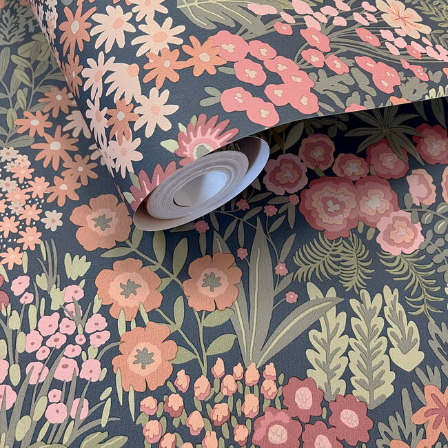 Dutch Wallcoverings Dutch Wallcoverings - FC Tales of the Manor - Lysandra Navy/Multi - Vliesbehang - 10m x 53cm - 91921