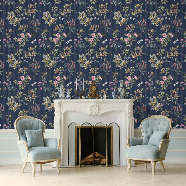 Dutch Wallcoverings Dutch Wallcoverings - FC Tales of the Manor - Camberley Navy/Multi - Vliesbehang - 10m x 53cm - 91933
