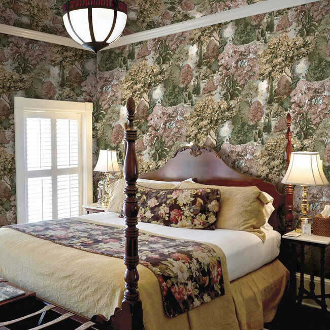 Dutch Wallcoverings Dutch Wallcoverings - FC Tales of the Manor - Pinecrest Rust/Green - Vliesbehang - 10m x 53cm - 91951