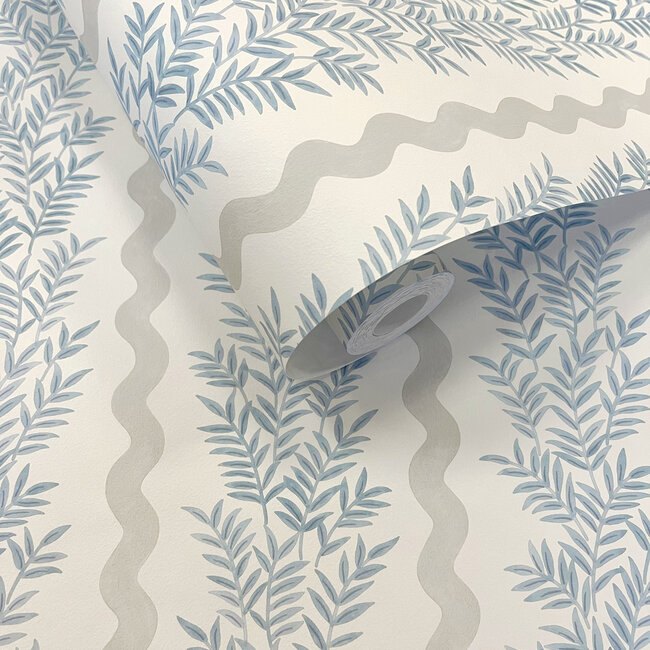 Dutch Wallcoverings Dutch Wallcoverings - FC Tales of the Manor - Pipkin Stripe Neutral/Blue - Vliesbehang - 10m x 53cm - 91981