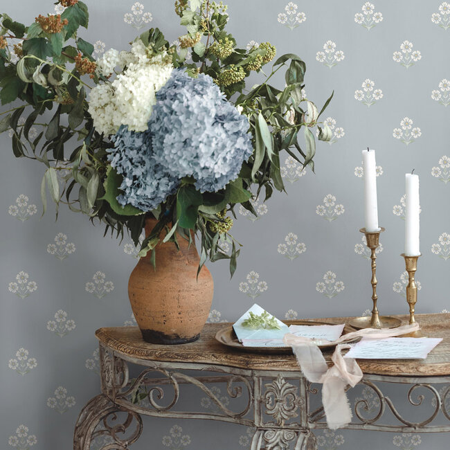 Dutch Wallcoverings Dutch Wallcoverings - FC Tales of the Manor - Isadora Blue - Vliesbehang - 10m x 53cm - 91992