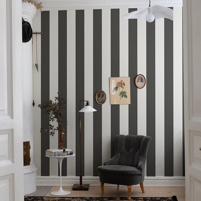 Dutch Wallcoverings Dutch Wallcoverings - FC Angas- Fredrik Black - Vliesbehang - 10m x 53cm - 13124