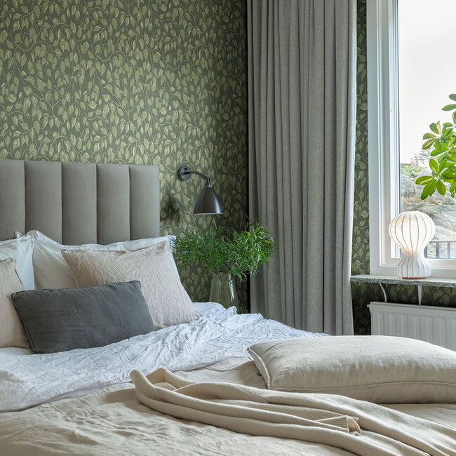 Dutch Wallcoverings Dutch Wallcoverings - Ester - Hangbjork Dark green - Vliesbehang - 10m x 53cm - 20108