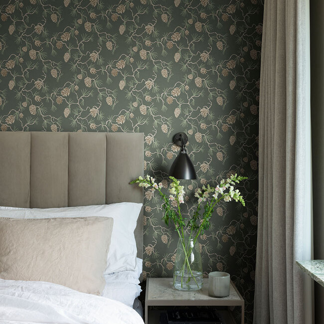 Dutch Wallcoverings Dutch Wallcoverings - Ester - Tallskog Dark green - Vliesbehang - 10m x 53cm - 20116