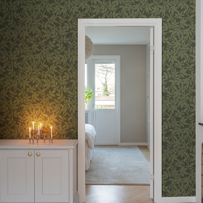 Dutch Wallcoverings Dutch Wallcoverings - Ester - Lovskog Dark green - Vliesbehang - 10m x 53cm - 20125
