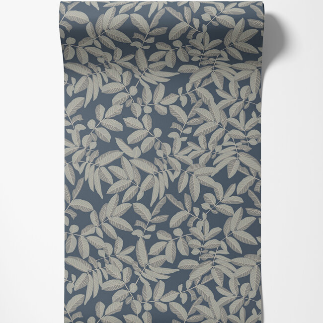 Dutch Wallcoverings Dutch Wallcoverings - Ester - Lovskog Blue - Vliesbehang - 10m x 53cm - 20126