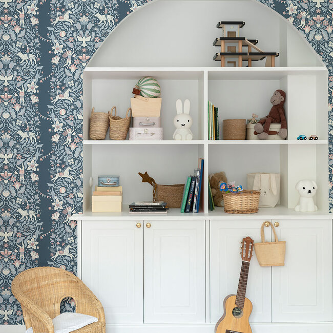 Dutch Wallcoverings Dutch Wallcoverings - FC Resan- Cirkus Blue - Vliesbehang - 10m x 53cm - 29028