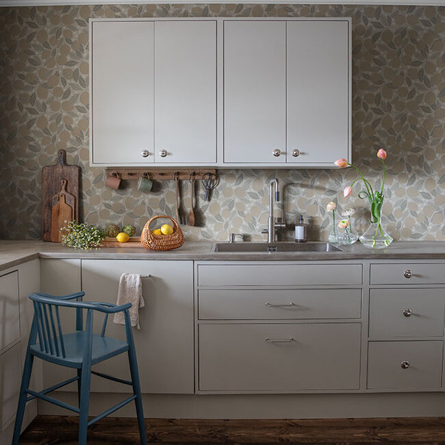 Dutch Wallcoverings Dutch Wallcoverings - FC Gronhaga- Lemona Grey - Vliesbehang - 10m x 53cm - 44117