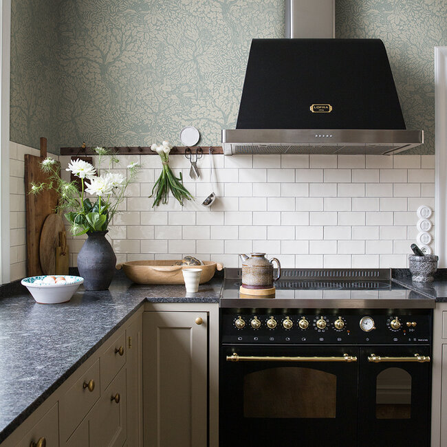 Dutch Wallcoverings Dutch Wallcoverings - FC Hjärterum- Olle lichtblauw - Vliesbehang - 10m x 53cm - 83112