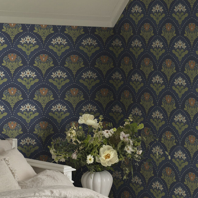 Dutch Wallcoverings Dutch Wallcoverings - FC Saltviken- Maj Dark Blue - Vliesbehang - 10m x 53cm - 48018