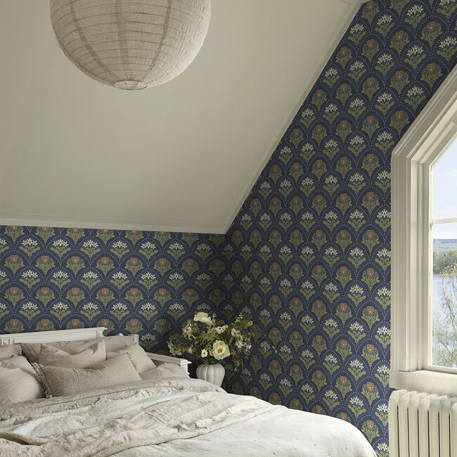 Dutch Wallcoverings Dutch Wallcoverings - FC Saltviken- Maj Dark Blue - Vliesbehang - 10m x 53cm - 48018
