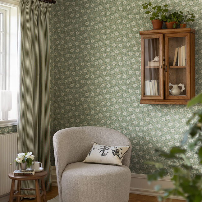 Dutch Wallcoverings Dutch Wallcoverings - FC Saltviken- Maggan Green/Red - Vliesbehang - 10m x 53cm - 48020