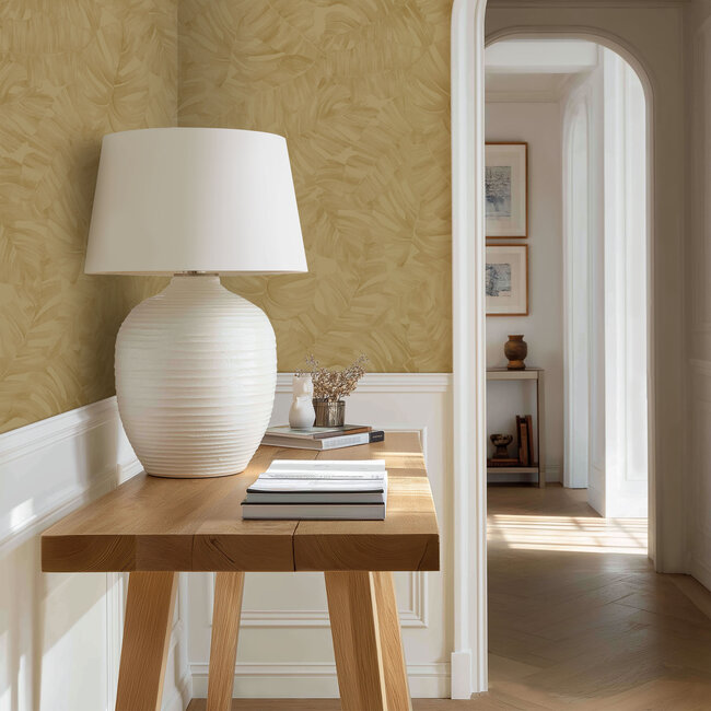 Dutch Wallcoverings Dutch Wallcoverings - Karuna- Vanavara goud - Vliesbehang - 10m x 53cm - A67602