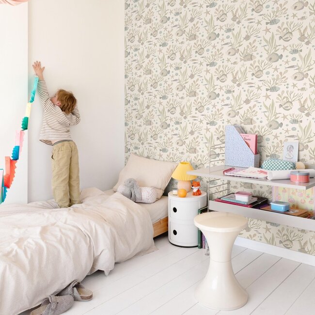 Dutch Wallcoverings Dutch Wallcoverings - Little Dreamers- Nemo beige - Vliesbehang - 10m x 53cm - LD3301