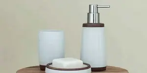 Badkameraccessoires in één stijl, zo voorkom je een rommelige look